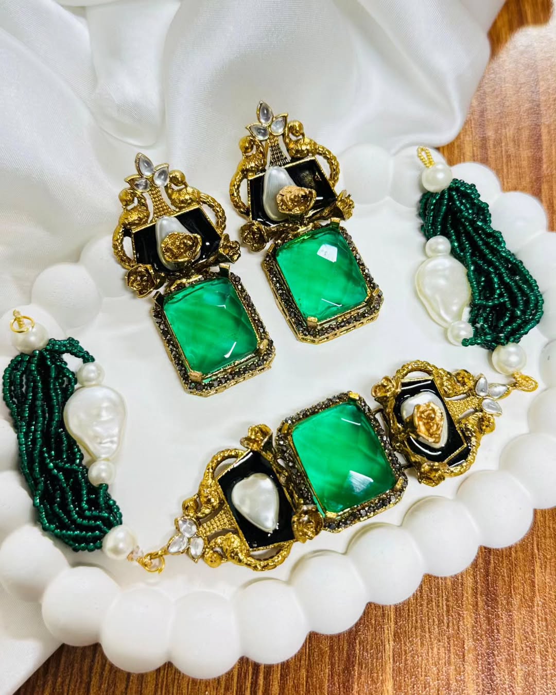 Doublet Stone Choker Set